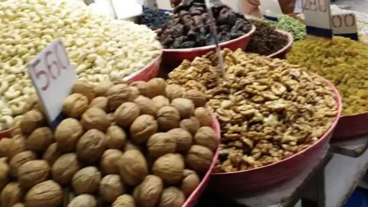 Know the benefits of eating soaked walnuts