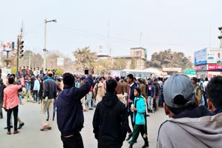 पटना में पुलिस का लाठीचार्ज