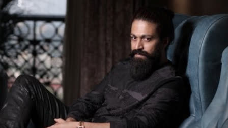 ash is all set to make his Bollywood debut with Nitesh Tiwari's ambitious movie Ramayana. Apart from that there is buzz that the Kannada sensation is already in talks for his second Hindi project, having expressed a desire to collaborate with actor Shah Rukh Khan. He is planning an action initiative for his next appearance.