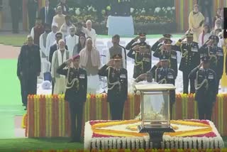 PM Modi and other leaders paying tributes to Mahatma Gandhi