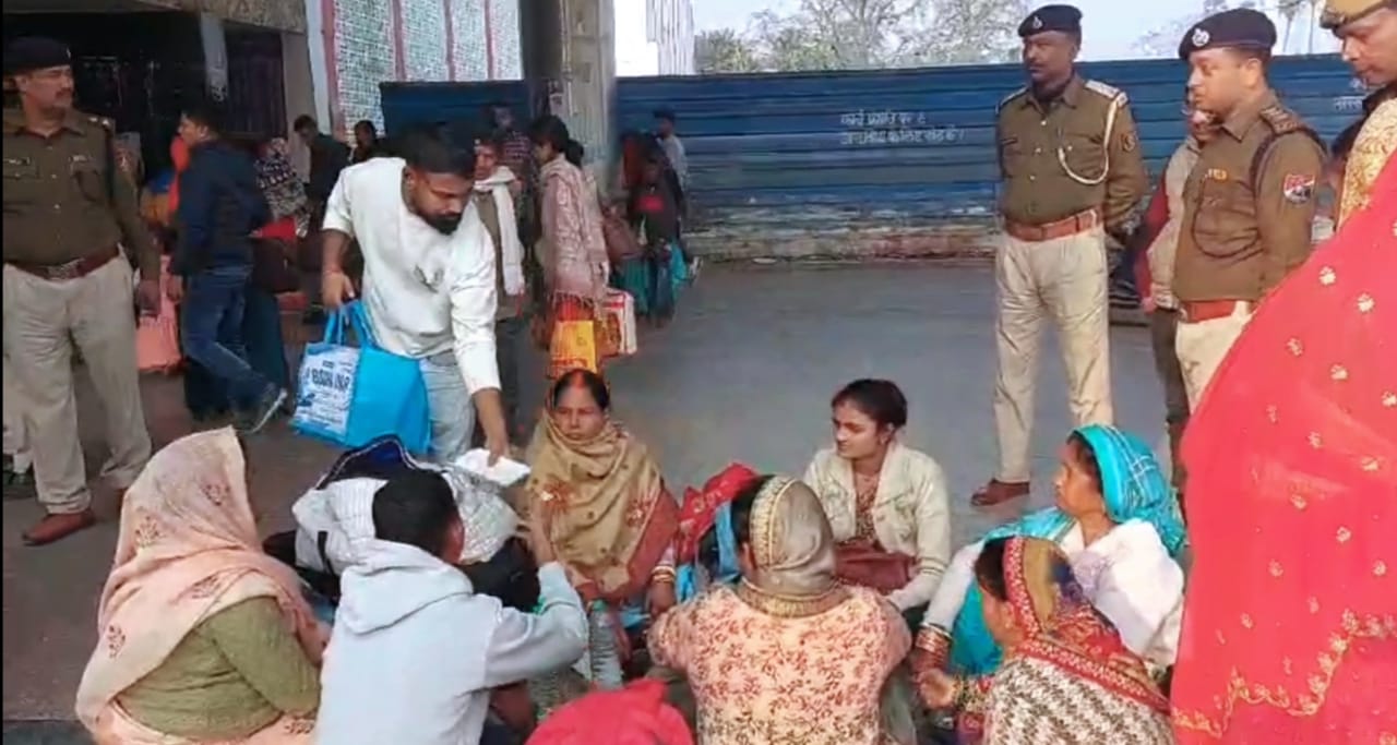 Free Food At Hajipur Station