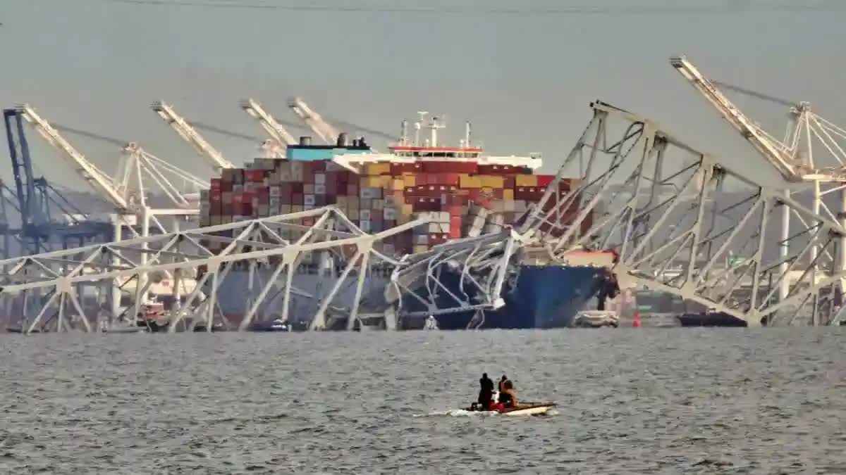 AT COLLAPSED BALTIMORE BRIDGE FOCUS SHIFTS TO THE WEIGHTY JOB OF REMOVING THE MASSIVE STRUCTURE.