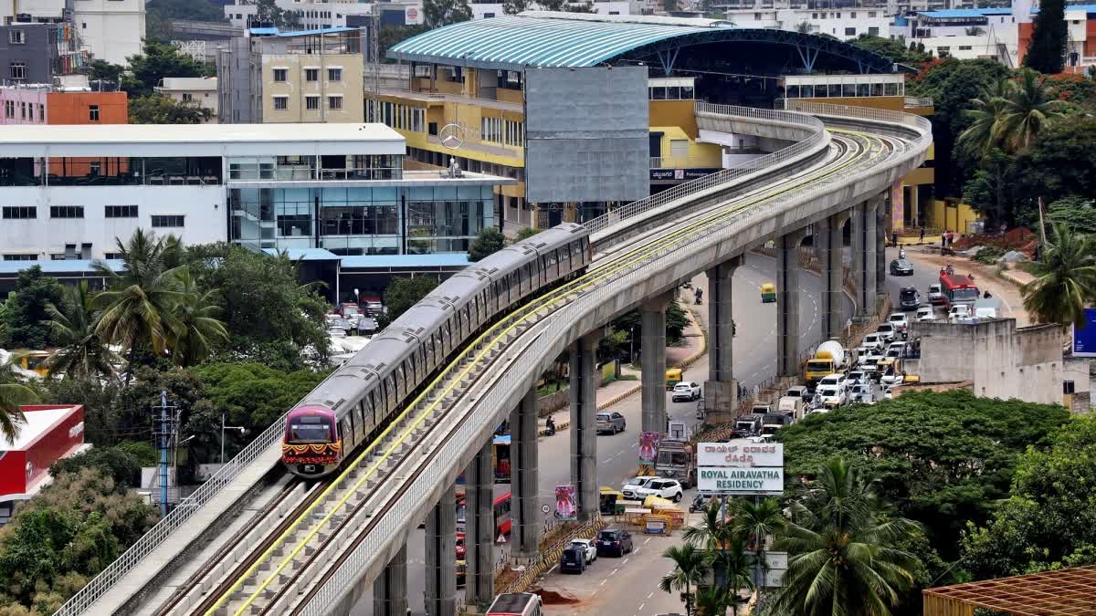 road-from-mico-signal-upto-anepalya-junction-close-for-metro-work