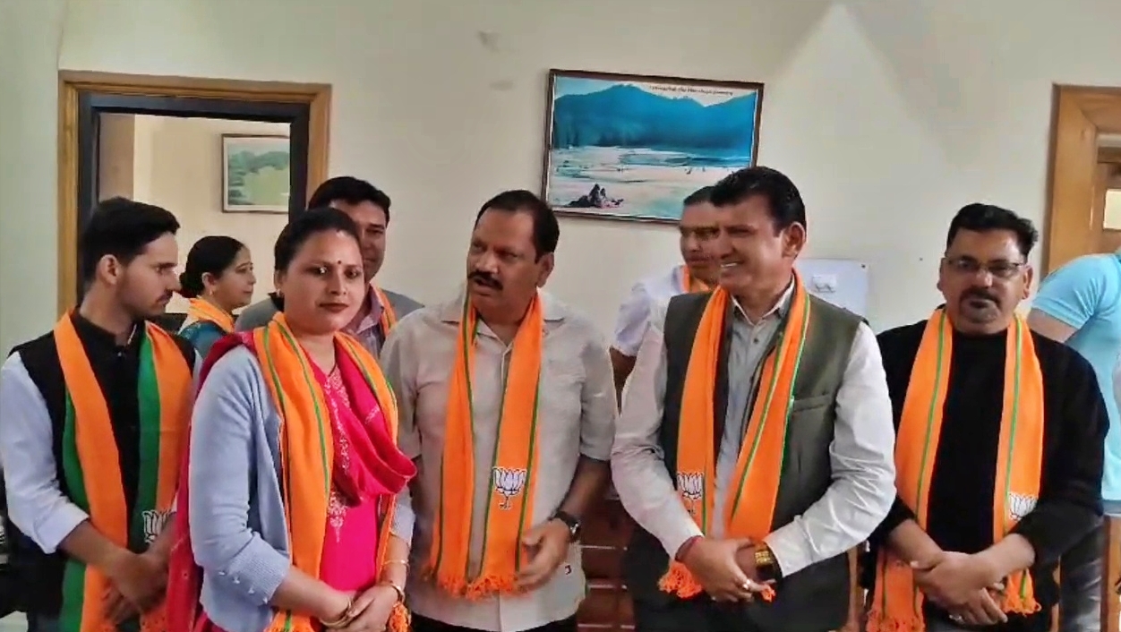 Congress Officials Join BJP in Joginder Nagar