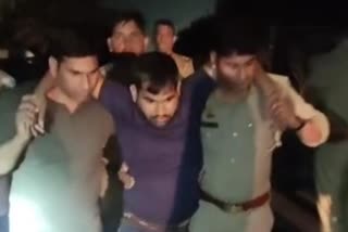 बदमाशों और पुलिस के बीच मुठभेड़