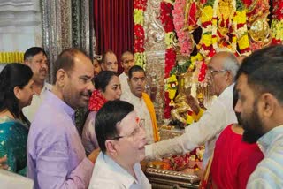 नव वर्ष में मां से मांगा दिल्ली के लिए आशीर्वाद