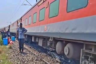 ಹಳಿ ತಪ್ಪಿದ ಕಾಮಾಕ್ಯ ರೈಲಿನ 11 ಬೋಗಿಗಳು