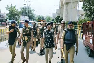 नोएडा में चप्पे-चप्पे पर पुलिस का पहरा