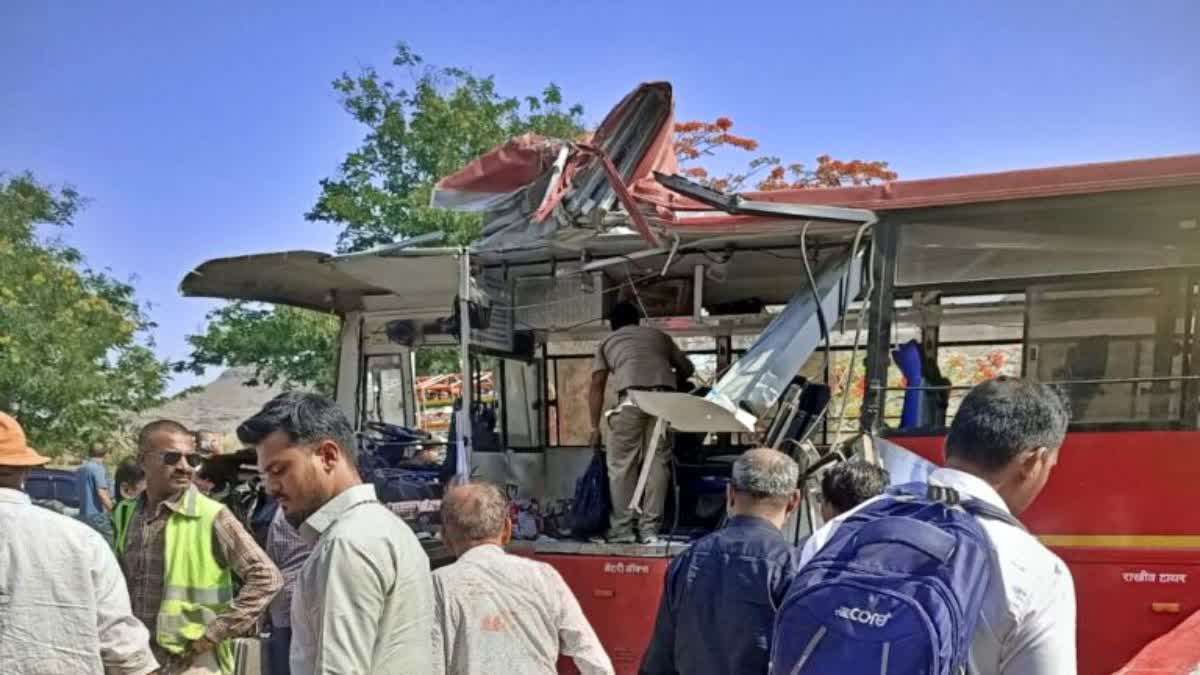 MUMBAI AGRA HIGHWAY  ST BUS TRUCK ACCIDENT  RAHUD GHAT  CHANDWAD ACCIDENT