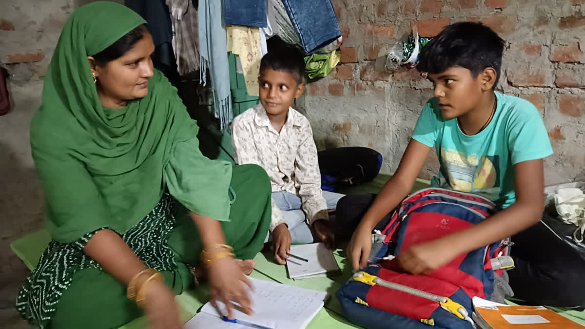 گیا: چار بچوں کی ماں کو پڑھنے کی ہے خواہش، لیکن اسکول میں نہیں مل رہایے داخلہ