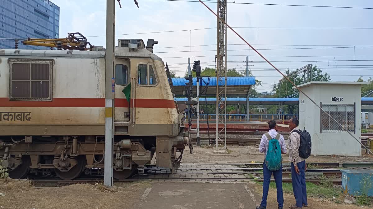 CHEAP WATER AT MP RAILWAY STATION