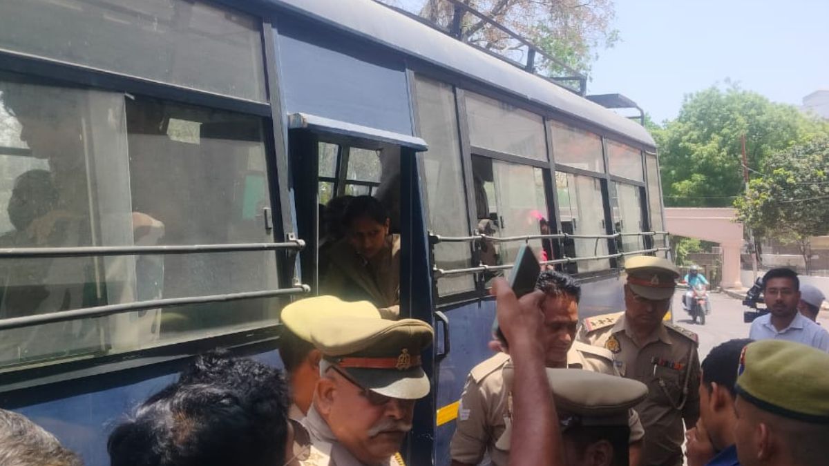 LUCKNOW PRISONER VAN FIRE