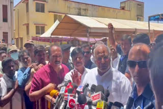 AICC PRESIDENT MALLIKARJUNA KHARGE  LAST RESPECT  SRINIVAS PRASAD NO MORE  MYSURU