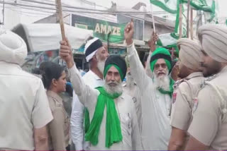 farmers surrounded BJP candidate Parneet Kaur