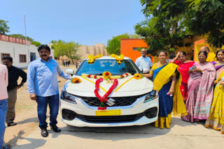 students_gift_car_to_teacher_in_palnadu_district