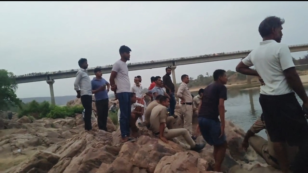 Two youths drowned in Son river