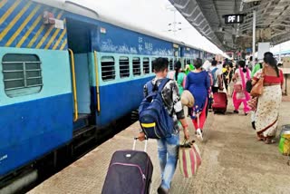 waiting ticket passengers not allowed in sleeper and AC coaches from May 1 Indian Railways new rules