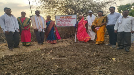 Satyashodhak Marriage: Maharashtra Groom & Bride Choose Austerity Over Extravagance, Lay Village Road Instead
