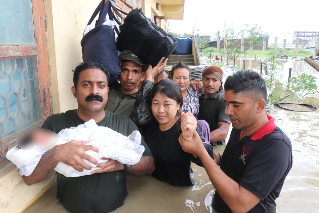 ASSAM RIFLES ASSIST IN RELIEF