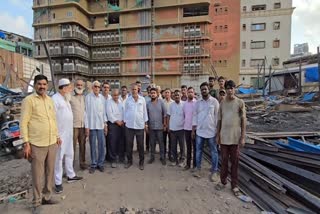 SHOPKEEPERS ANGER ON BMC AFTER BECOMING AWARE IN GRANT ROAD LAKDA BAZAR DEMOLITION OPERATION STARTED