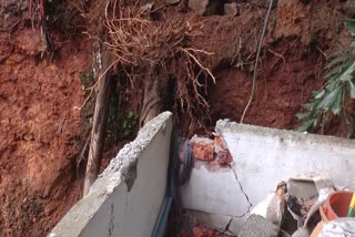 HEAVY RAIN IN THRISSUR  തൃശൂരിൽ കനത്ത മഴ  IRINJALAKUDA HOSPITAL WALL COLLAPSE  ഇരിങ്ങാലക്കുട ആശുപത്രി മതിലിടിഞ്ഞു