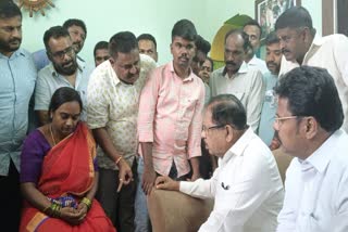 Parameshwar visits Chandrashekharan house