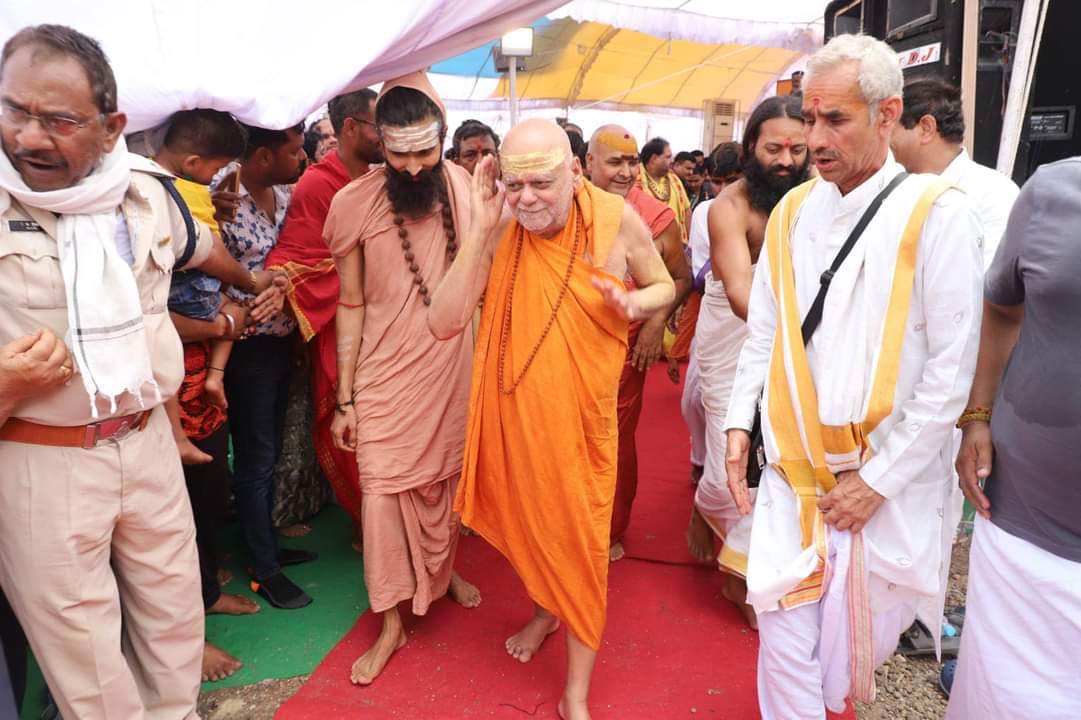 Swami Nischalanand at Bageshwar Dham