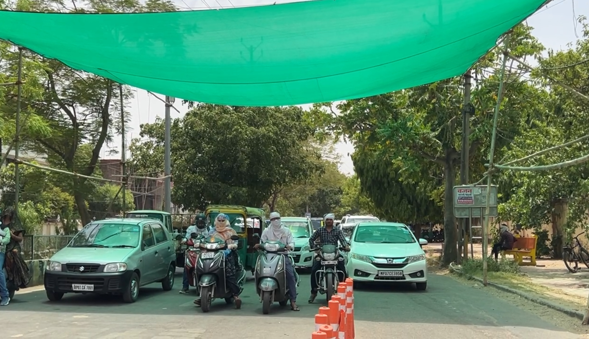 GWALIOR TRAFFIC SIGNALS DOWN