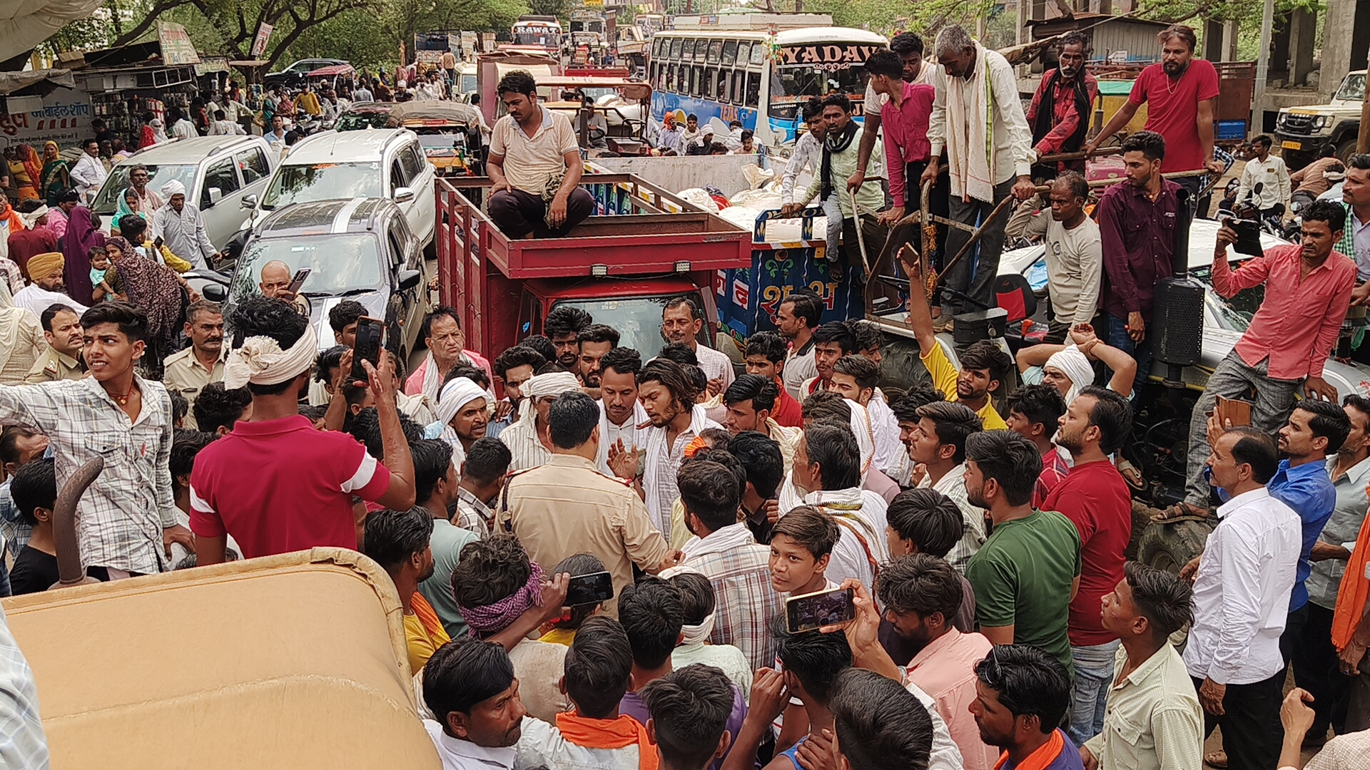 shivpuri Kisan Protest for dap
