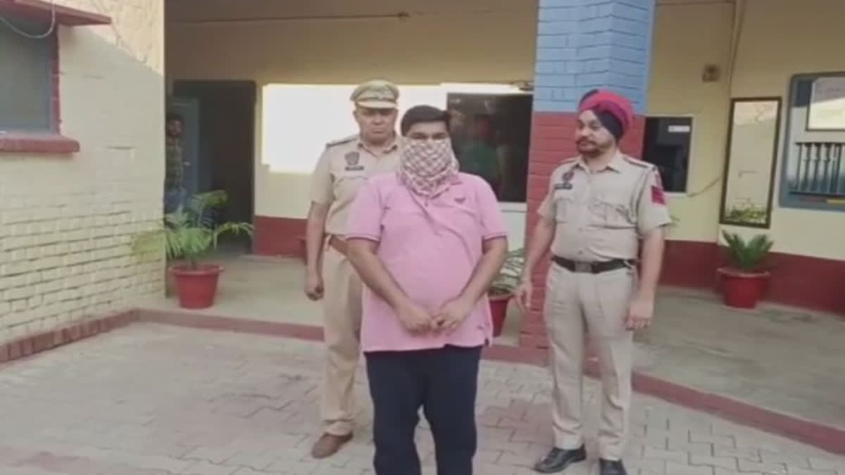 The agent who cheated the students in the name of sending them out was arrested