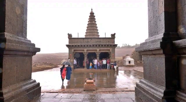 after-twelve-years-the-ancient-temple-is-open-for-darshan-in-belagavi