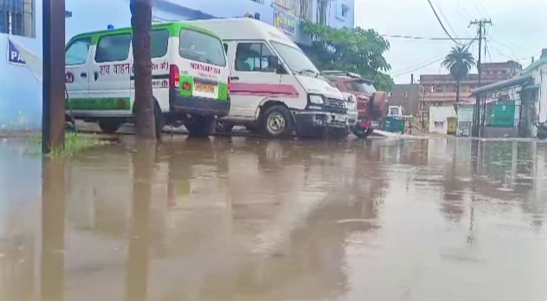 समस्तीपुर का अस्पताल भी पानी में डूबा