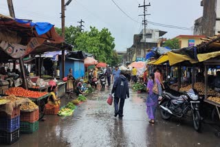 Navsari News: નવસારી શાકભાજી માર્કેટ વિસ્તારમાં વરસાદી પાણીનો ભરાવો, વેપારી તથા ગ્રાહકો ગંદકીથી ત્રાહિમામ