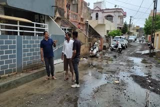 Junagadh Rain : જૂનાગઢમાં મનપાની નોંધારી નીતિ ગણાવી, નરસિંહ મહેતા સરોવરનું પાણી ઘરમાં ઘૂસી જતા લોકો હેબતાઈ ગયા