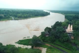 Navsari Rain Update : નવસારીની ઔરંગા નદીનો આકાશી નજારો, ભારે જળપ્રવાહને લઇ કાંઠાથી દૂર રહેવા અપીલ
