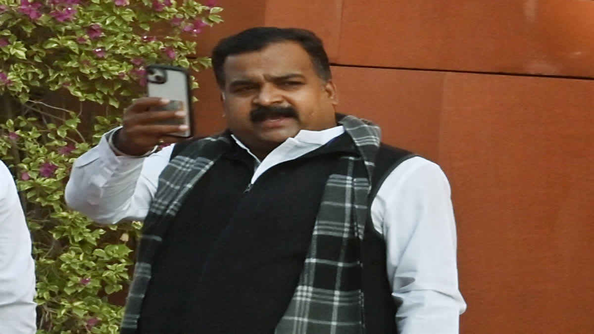 Congress MP Manickam Tagore said he has written to Lok Sabha Speaker Om Birla, urging him to lift Covid restrictions on journalists covering Parliament.