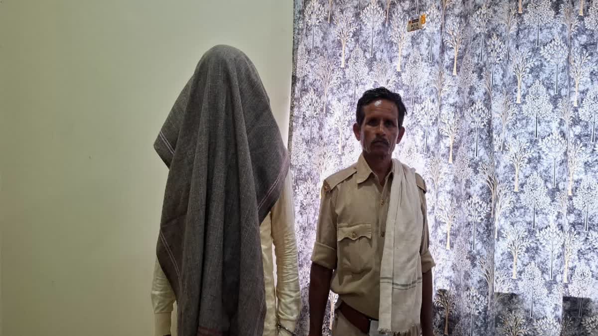 police arrested person who pasted Naxalites posters in Palamu