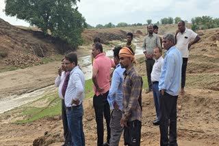 rcd-officials-investigated-the-damaged-bridge-in-giridih