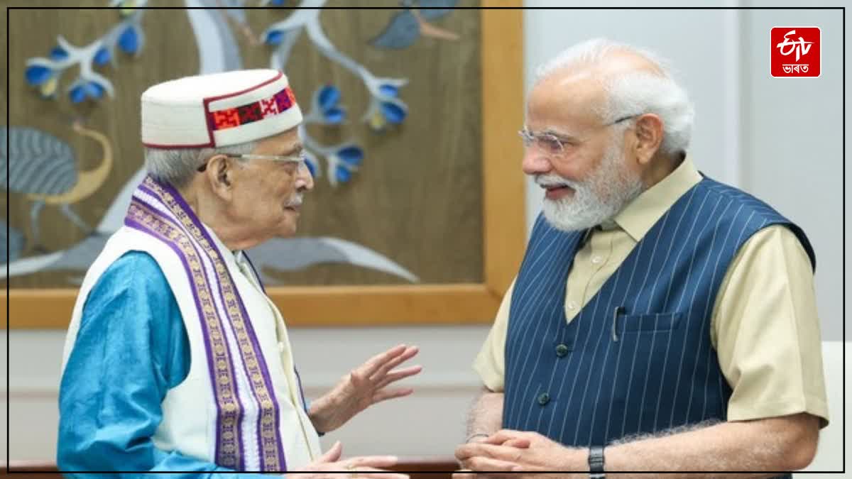 PM Modi meets Murli Manohar Joshi