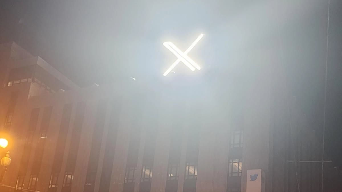 Dazzling X logo atop Twitter headquarters  neighbours against the X logo on the Twitter  san francisco twitter building  twitter  twitter new logo  twitter X  ട്വിറ്റർ  ട്വിറ്റർ എക്‌സ്  ട്വിറ്റർ ബിൽഡിംഗ്  എക്‌സ്  എക്‌സ് ലോഗോ  എക്‌സ് സ്ഥാപിച്ചു  ട്വിറ്ററിനെതിരെ പരാതി  എക്‌സിനെതിരെ പരാതി