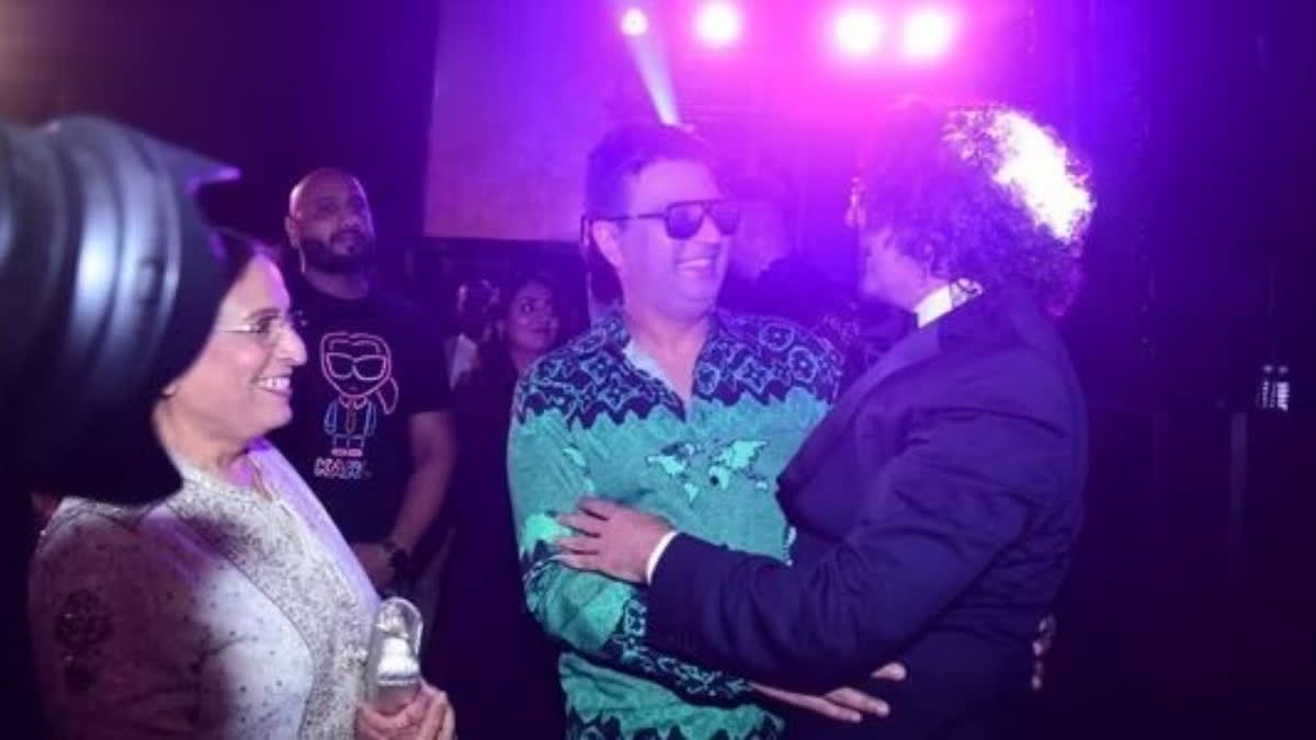 Sonu Nigam celebrated his 50th birthday  in presence of freinds from the music aidnsutry in Mumbai. Sonu's bithday bash on Saturday night was a momentous occasion as it was marked by T-Series head honcho Bhushan Kumar with whom the singer had a public feud in 2020.