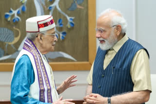 PM Modi meets veteran BJP leader Murli Manohar Joshi