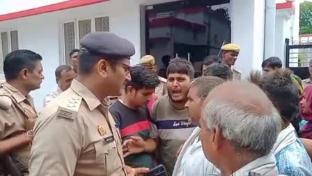 दोहरे हत्याकांड में पुलिस की लापरवाही सामने आई है.