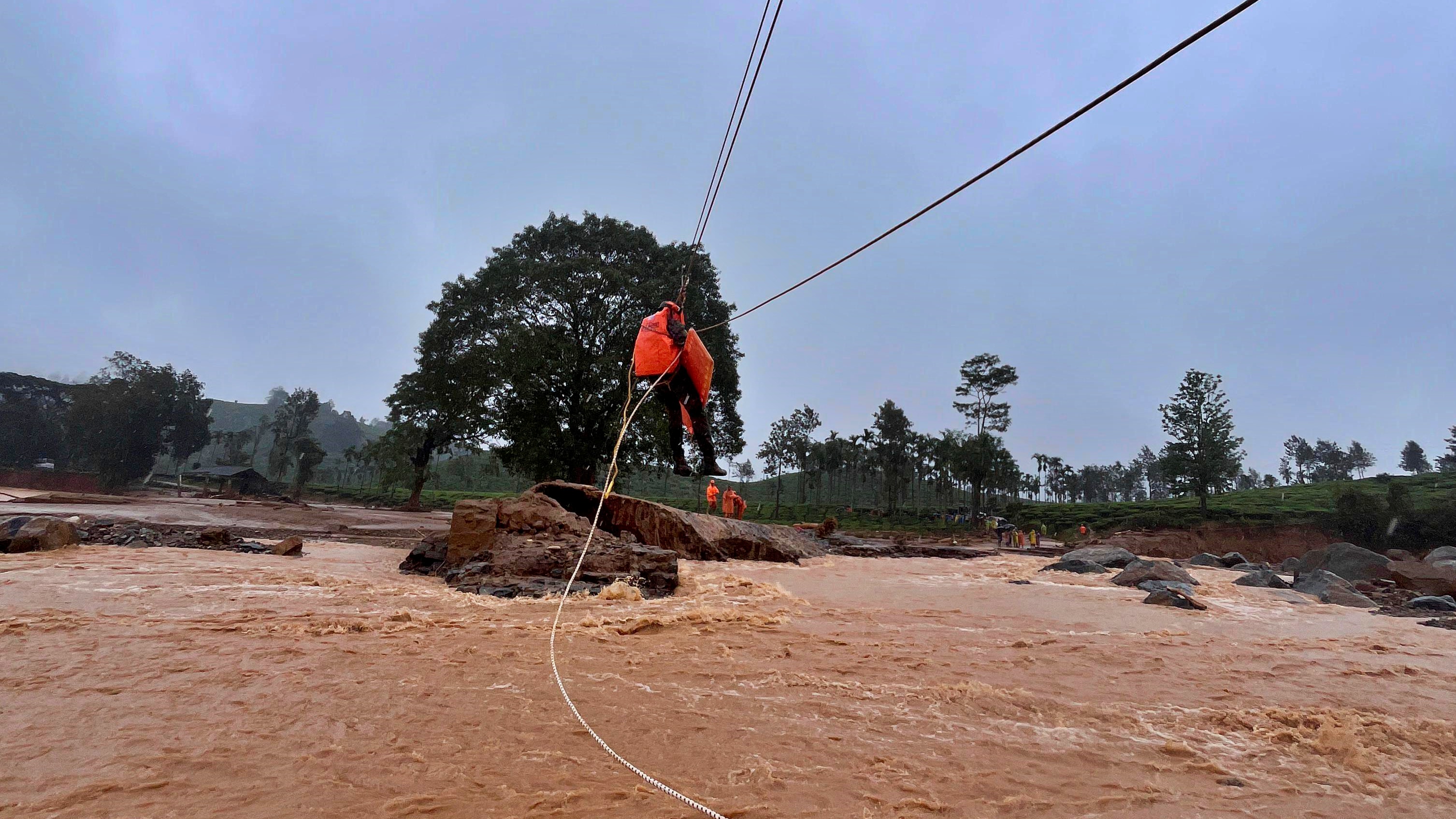 KERALA WAYANAD LANDSLIDE LIVE