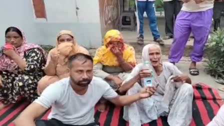 murder of the young grandson did not get justice, then the elderly grandmother sitting on a protest in front of ssp office Khanna