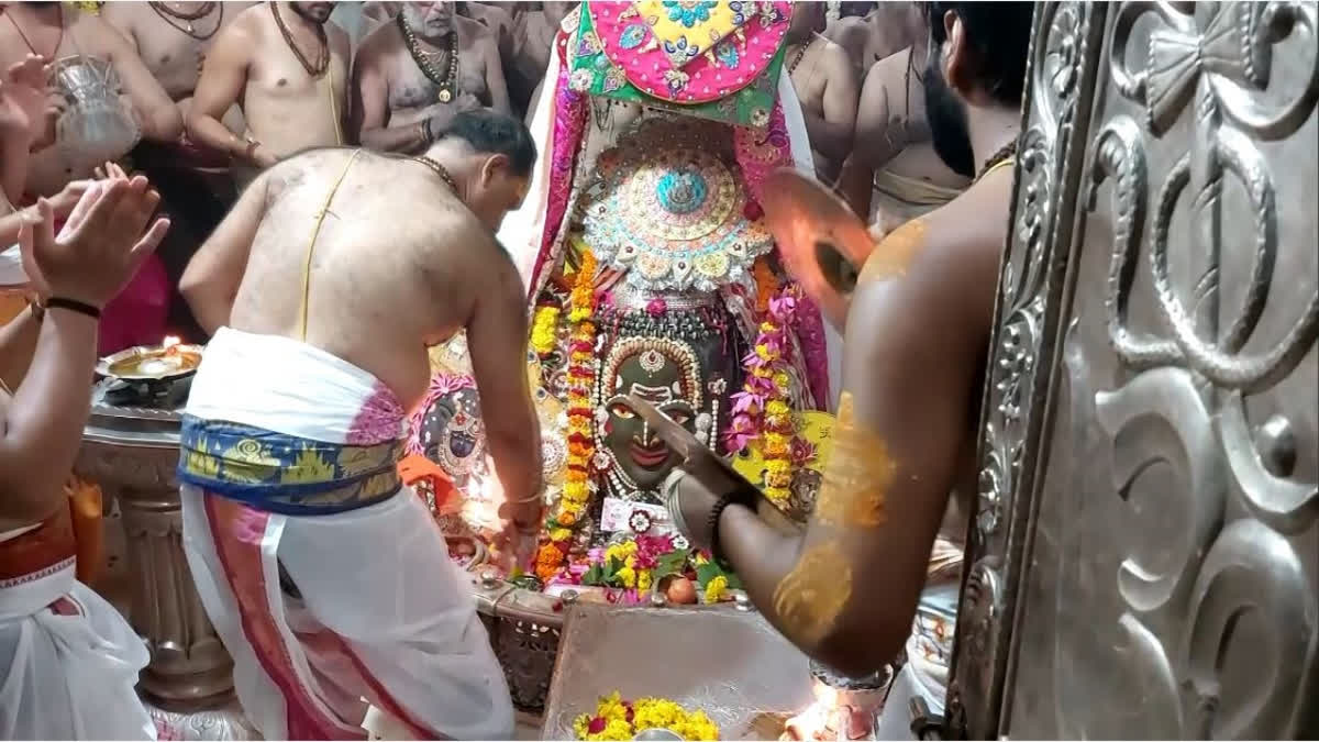 Madhya Pradesh: First 'Rakhi' tied to Lord Mahakal in Ujjain