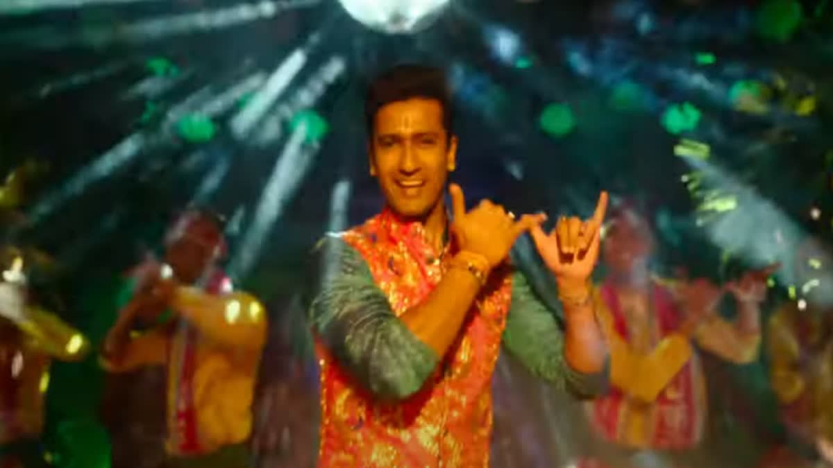 Kanhaiya Twitter Pe Aaja Song released from Vicky Kaushal and Manushi Chhillar's TGIF