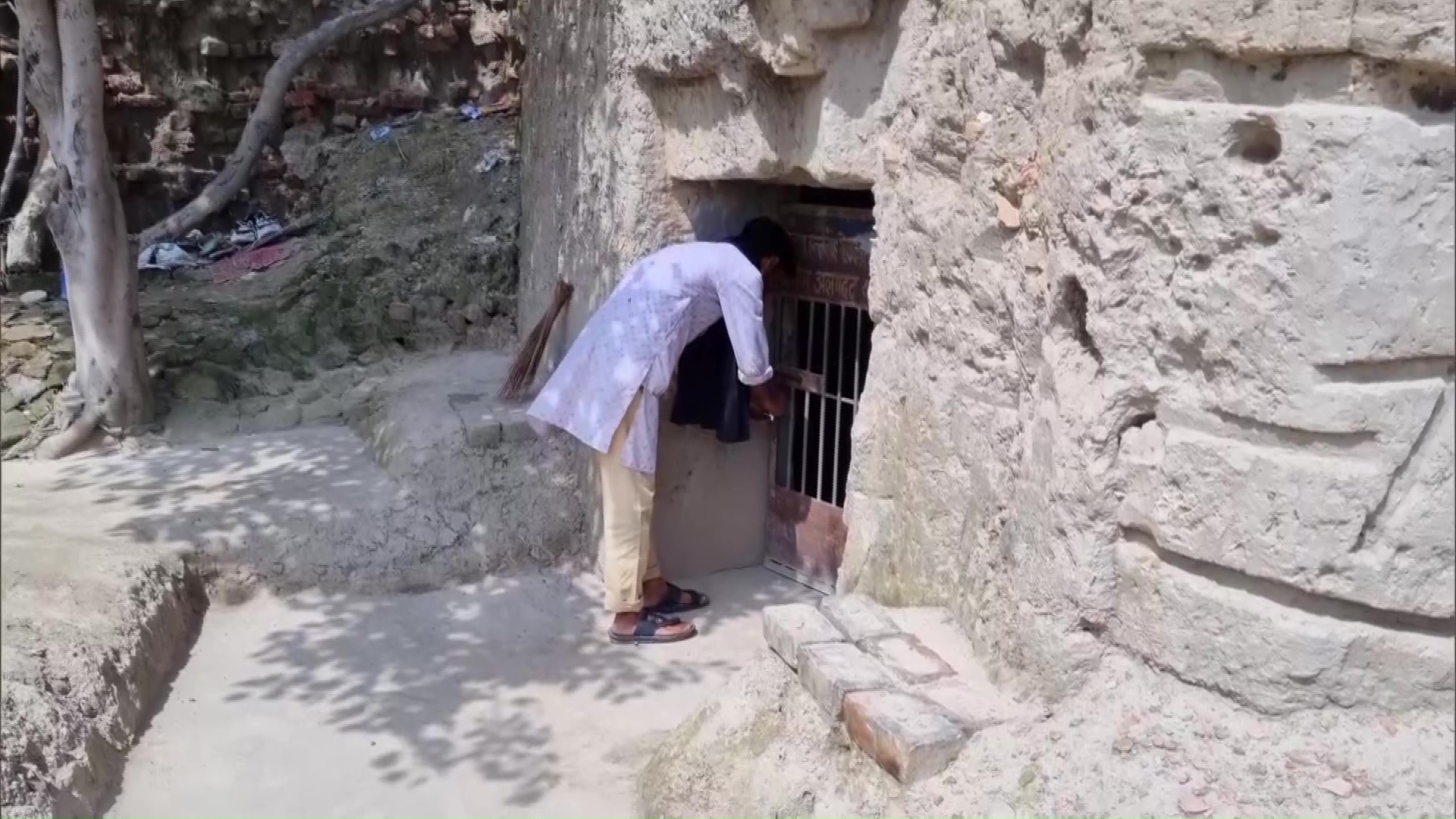 Man Builds Underground House