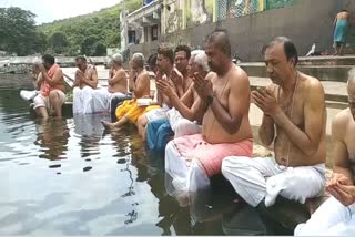 raksha-bandhan-2023-shravani-poonam-brahmins-performed-a-new-yajnopavit-history-of-assuming-yajnopavita