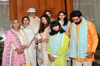 Mamata Banerjee tied rakhi to Amitabh Bachchan